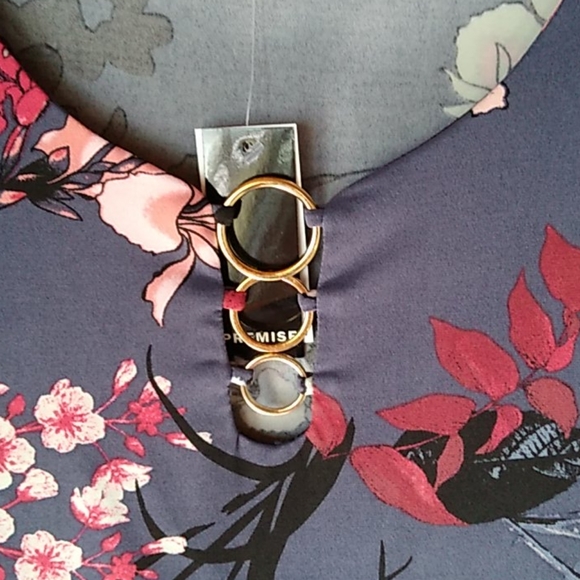 Premise Top - Picture 4 of 6